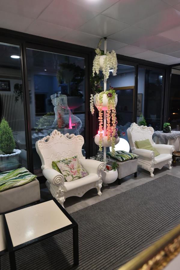 Hotel Okinawa Rimini Eksteriør billede